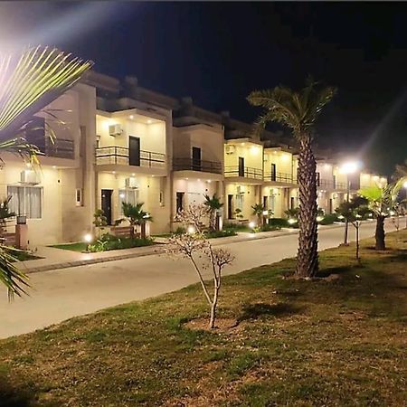 Dubey Homestay - 500 Meter From Temple Vrindavan Ngoại thất bức ảnh